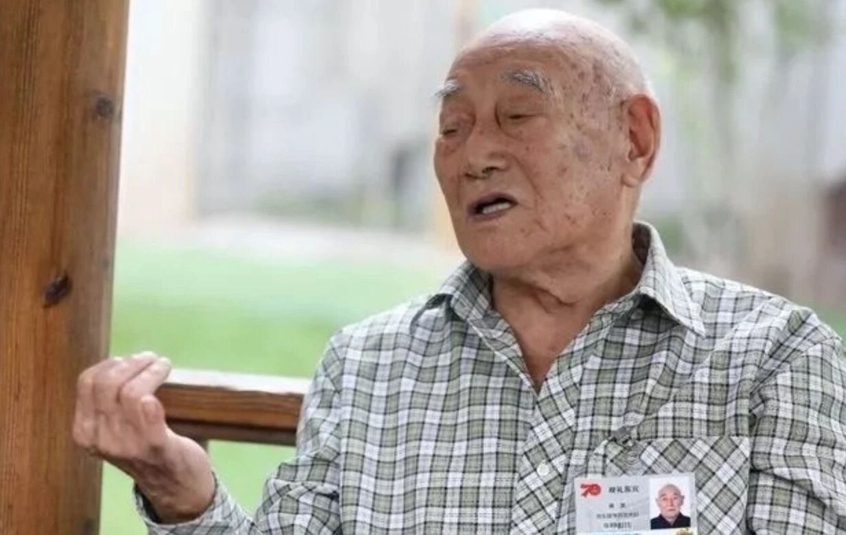 这6位与总书记握手的老战士是谁？__这6位与总书记握手的老战士是谁？